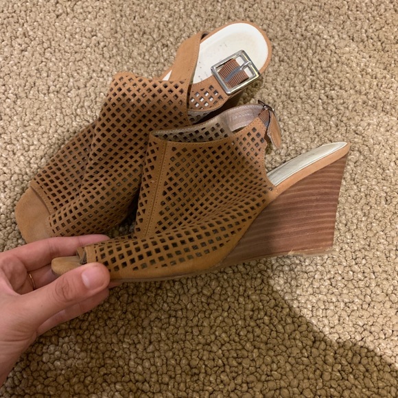 Heels! - Picture 2 of 2